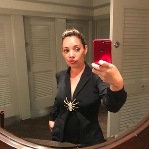 Meet your Posher, Carolina